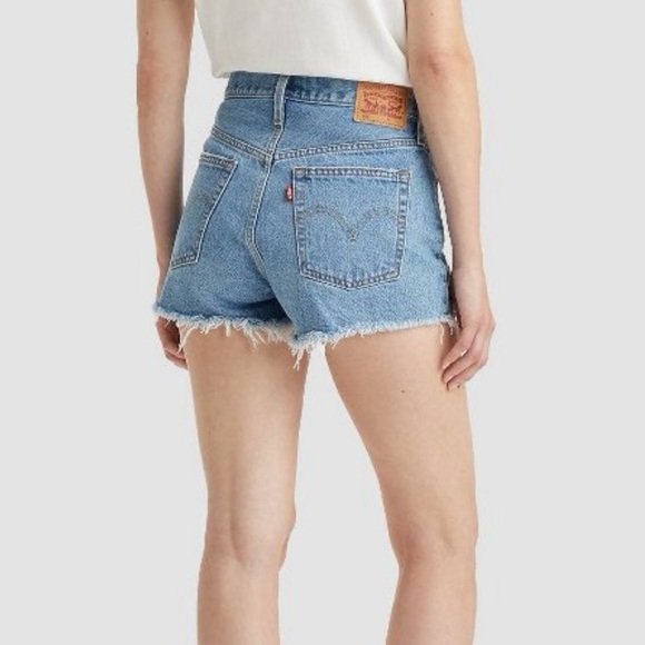 Levi's 501° Original Fit High-Rise Women's Jean Shorts - Picture 2 of 9